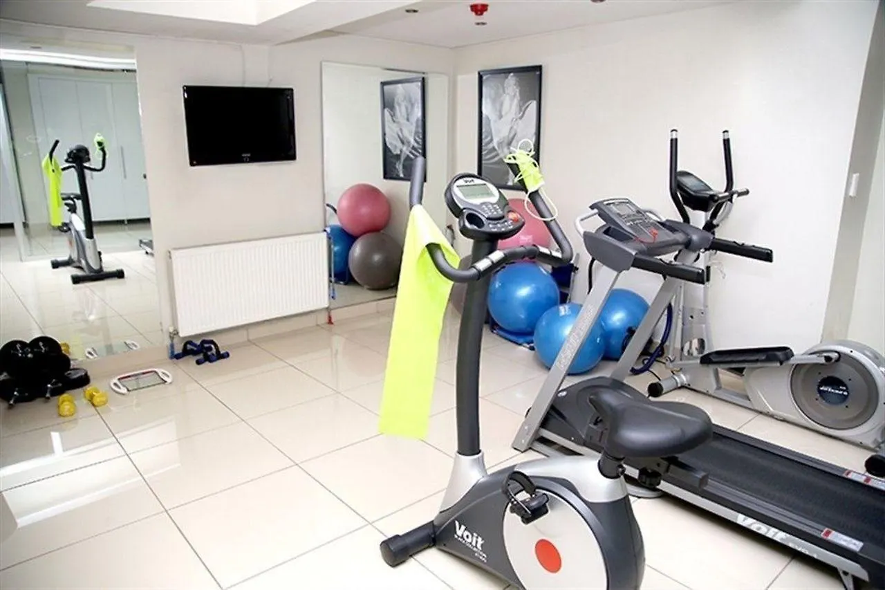 Ikiz Palmiye Kiz Ogrenci Pansiyonu Istanboel Hotel